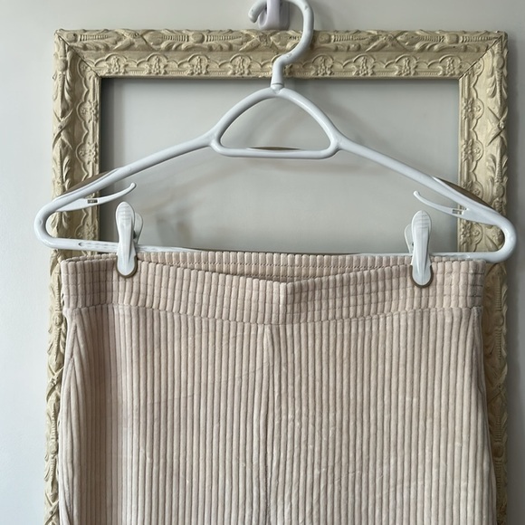 AERIE | Cream Flare Pants High-Waisted Velour Corduroy Leggings Tall - Picture 4 of 11